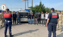 Edirne'de 30 Göçmen Kaçakçısı Yakalandı