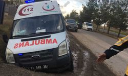 Diyarbakır'da ambulans kaza yaptı: 1 sağlık personeli yaralandı