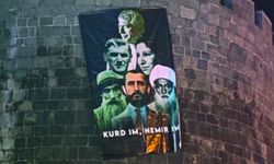 Diyarbakır'da surlara Kürd şahsiyetlerinin posteri asıldı