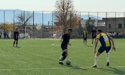 Maçta dili boğazına kaçan futbolcu hastanelik oldu