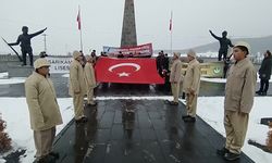 Sarıkamış şehitleri için eksi 10 derecede saygı nöbeti