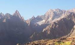 Yüksekovalı Dağcılar, Hakkari'nin Aktütün Kanyonlarına Yürüyüş Düzenledi