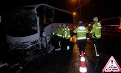 Polis servis aracı ile otobüs çarpıştı: 10’u polis 11 yaralı