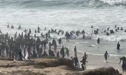 Gazze'de deniz kıyısında insani yardım haykırışları!