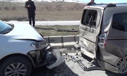 Bitlis'te 5 aracın karıştığı zincirleme kaza