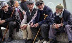Emeklilere Ek Zam Olacak mı? AK Parti'den Açıklama Geldi