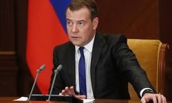 Medvedev: Ukrayna, Rusya'ya aittir!