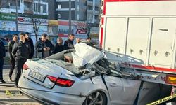 Siverek’te feci kaza! Otomobil park halindeki tıra çarptı! 1 kişi öldü
