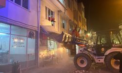 CHP İlçe Başkanlığı'nda Balkon Çöktü: Ölü ve Yaralılar Var