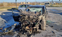 Feci Kaza: tır ve 2 otomobilin çarpıştı 9 Yaralı
