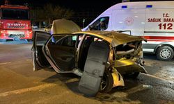 Elazığ'da iki araç çarpıştı! 6 yaralı