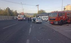 Mardin'de iki araç çarpıştı! 4 yaralı