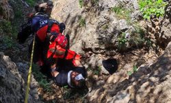 Mardin'de kayalıklardan düşen işçi ağır yaralandı