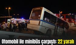 Kırıkkale'de otomobil ile minibüs çarpıştı: 22 yaralı