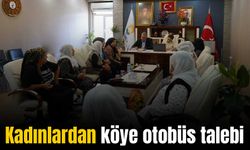 Belediyeyi ziyaret eden kadınlardan otobüs talebi