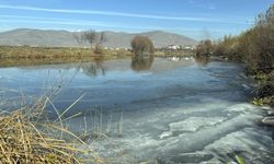 Kura Nehri'nin Yüzeyi Dondu