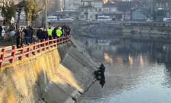 Nehirde Erkek Cesedi Bulundu