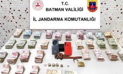 Türbenin hayır kutusunu çalan 4 kişi yakalandı