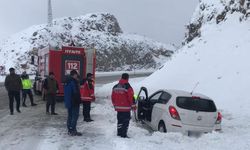 Araçta Donma Tehlikesi Yaşayan Aile Kurtarıldı