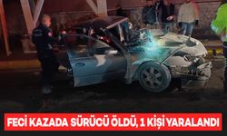 Üst geçidin ayağına çarpan otomobil hurdaya döndü; 1 ölü, 1 yaralı