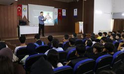 Sınava Hazırlanan Gençlere Motivasyon Semineri Düzenlendi