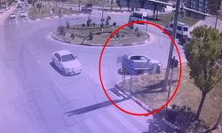 Hatalı Sollama Kazayı Getirdi: Otomobil Refüje Çarptı