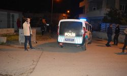 Husumetli oldukları eve silahlarla ateş açtılar