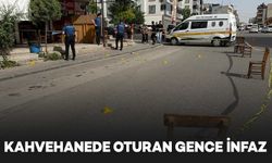Kahvehane önünde oturan genci kurşun yağmuruna tuttular