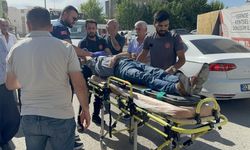 Karşıdan Karşıya Geçerken Motosiklet Çarptı: 1 Yaralı