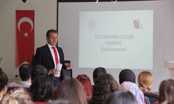 Öğretmenlere Etik Davranış İlkeleri Semineri Verildi
