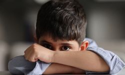 Çocuklarda Aşırı Utangaçlık ve Sosyal Kaygı Neden Olur? Uzmandan Ailelere Önemli Tavsiyeler