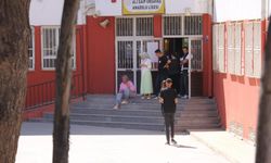 Kimliğini Unuttu: önce Ağladı Sonra Bayıldı Son Anda Sınava Yetişti