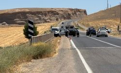 Tepe- Bismil Karayolu (İnardı) köyü mevkide köprüden geçerken korkuluklara çarptı