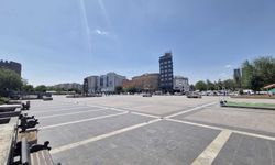 Diyarbakır’da hava sıcaklıkları 45 dereceyi geçti, cadde ve sokaklar boş kaldı
