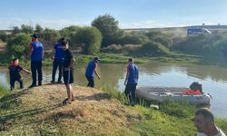 Kardeşini ve yakınını kurtarmak isterken Dicle Nehri’nde kaybolan genç için arama çalışmaları sürüyor