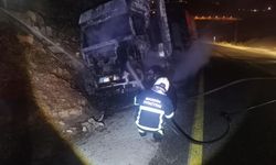 Alev Alev Yanan Tır Geceyi Aydınlattı