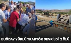 Buğday yüklü traktör devrildi: 2 ölü