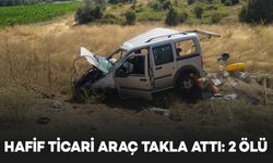 Hafif ticari araç takla attı: 2 ölü, 3 yaralı