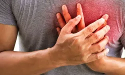 7 hayati önlem! Kalp krizini engeleyebilir   Kavurucu sıcaklar ve yüksek nem nefes aldırmazken, kalp sağlığı açısından c