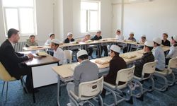 Geleceğin hafız doktorları ve öğretmenleri bu kursta yetişiyor