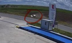 Bismil’de Takla Atan Otomobilde Aynı Aileden 4 Kişi Yaralandı: Kaza Anı Kamerada