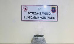 Diyarbakır'da Kaçakçılık Operasyonu: Binlerce Kaçak Sigara ve Elektronik Ürün Ele Geçirildi