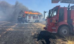 Sondaj Aracı ve İşçi Karavanı Alevlere Teslim Oldu: 3 Yaralı