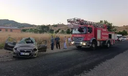 Diyarbakır'da takla atan otomobildeki anne ve oğlu öldü; 2'si ağır 4 yaralı