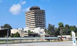 86 Yıllık Bir Çınar Daha Tarihe Karıştı: Çukobirlik'in Sembol Binası Gözyaşları Arasında Yıkıldı