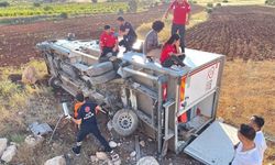 Kızılay'a Ait Kan Toplama Aracı Şarampole Devrildi: 1'i Doktor, 4 Yaralı