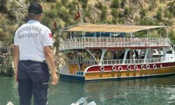 Kontrolden Çıkan Gezi Teknesindeki Turistleri Jandarma Tahliye Etti