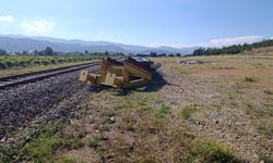 Manevra Sırasında Ayrılan Tren Vagonları Devrildi
