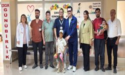 Tedavi Gören Miniklere Büyük Moral Oyuncaklarla Yüzleri Güldü