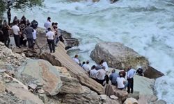 Serinlemek için girdiği Habur Çayı'nda akıntıya kapılıp kayboldu